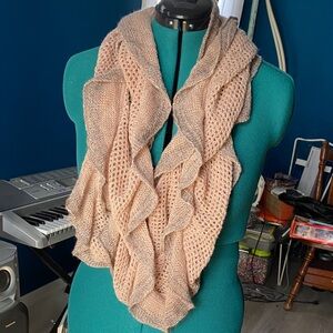 BRAND NEW Modena Infinity Ruffle Scarf
